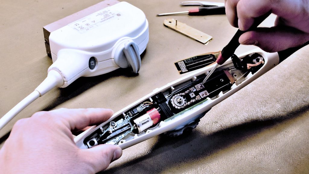 Reparatur der Seilzüge einer Ultraschallgerät TEE-Sonde bei Endomedical